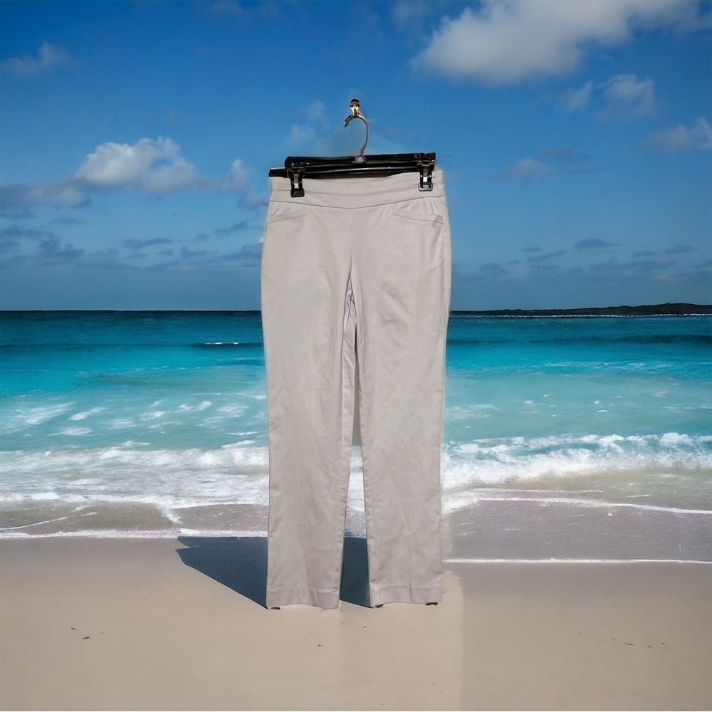 Apt 9 Brynn size 4 P white pants